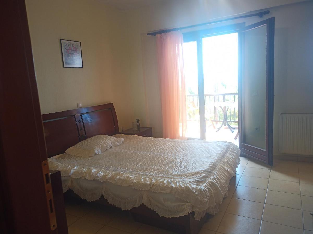 Ferienwohnung Μεζονετα Nea Roda Exterior foto