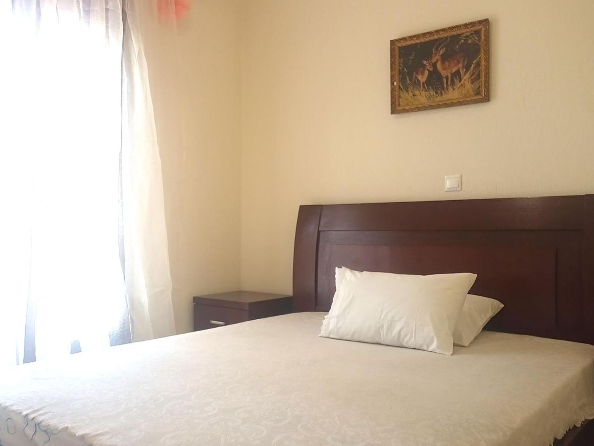 Ferienwohnung Μεζονετα Nea Roda Exterior foto